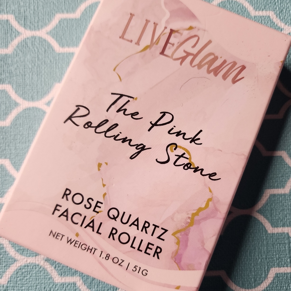 The Pink Rolling Stone Rose Quartz Facial Roller Rose Gold - Picture 4 of 4
